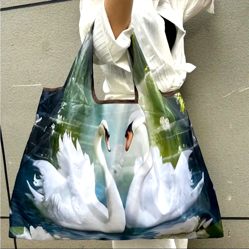 “Foldable Swan Oil Painting Tote – Large Capacity with Pouch Included”